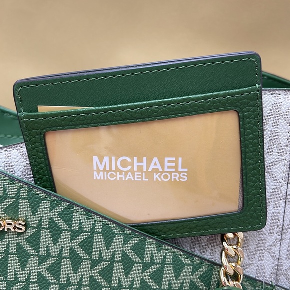 MICHAEL KORS
Large Pebbled Leather Card Holder Case
Fern Green 
NWT - Picture 9 of 16
